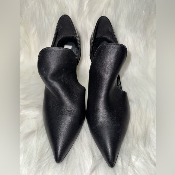 Steve Madden Black Flats Sleek Minimalist Design - Picture 2 of 8